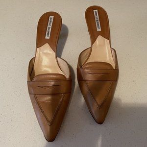 Womens's Manolo Blahnik Kitten Heel Mules Size 39 1/2-Gently Used